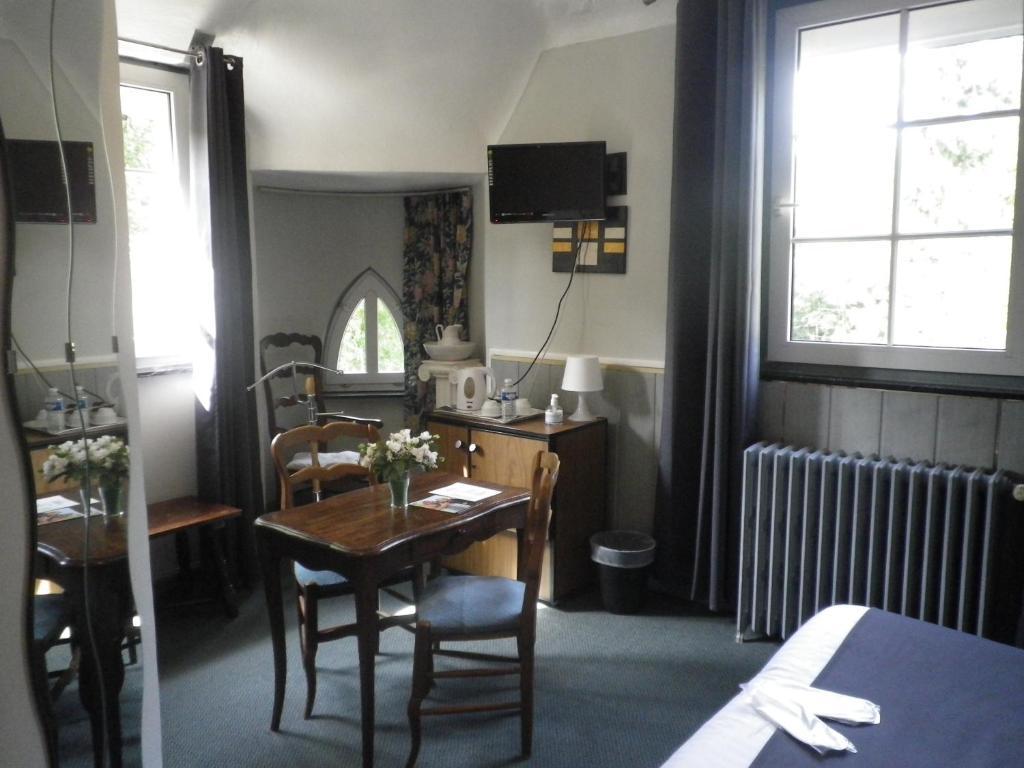 Hotel Ermitage Du Moulin Labotte Haybes Oda fotoğraf