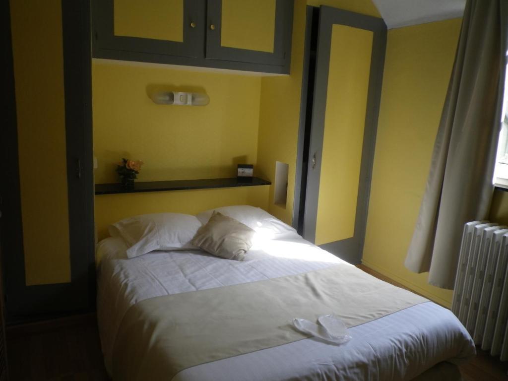 Hotel Ermitage Du Moulin Labotte Haybes Oda fotoğraf